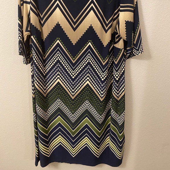 Dress - Picture 6 of 7